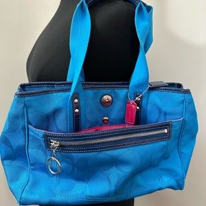 Authentic Coach Bag, vintage and in good condition.